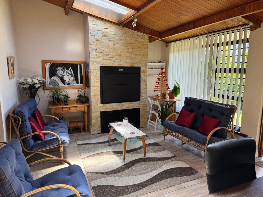 4 Bedroom Property for Sale in Denver Park Western Cape